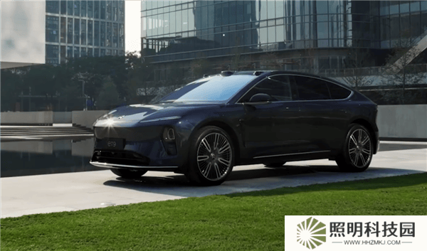 蔚來ET9重磅交付，美的董事長方洪波喜提全國首車，李斌親自送上門！