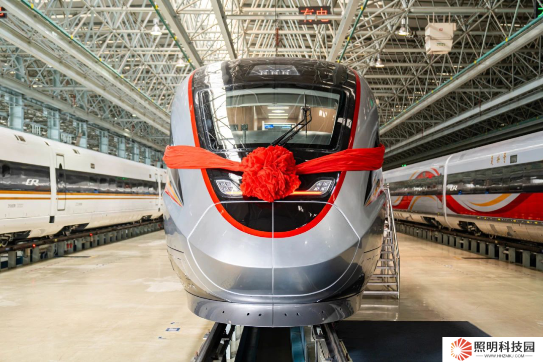 時速 200 公里、車窗顯示信息，中車長客國內(nèi)最新一代智能城際動車組下線