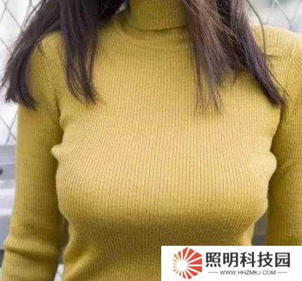 So貨撅起你的賤奶頭來(lái)！敢問(wèn)她這操作究竟有多毒辣？