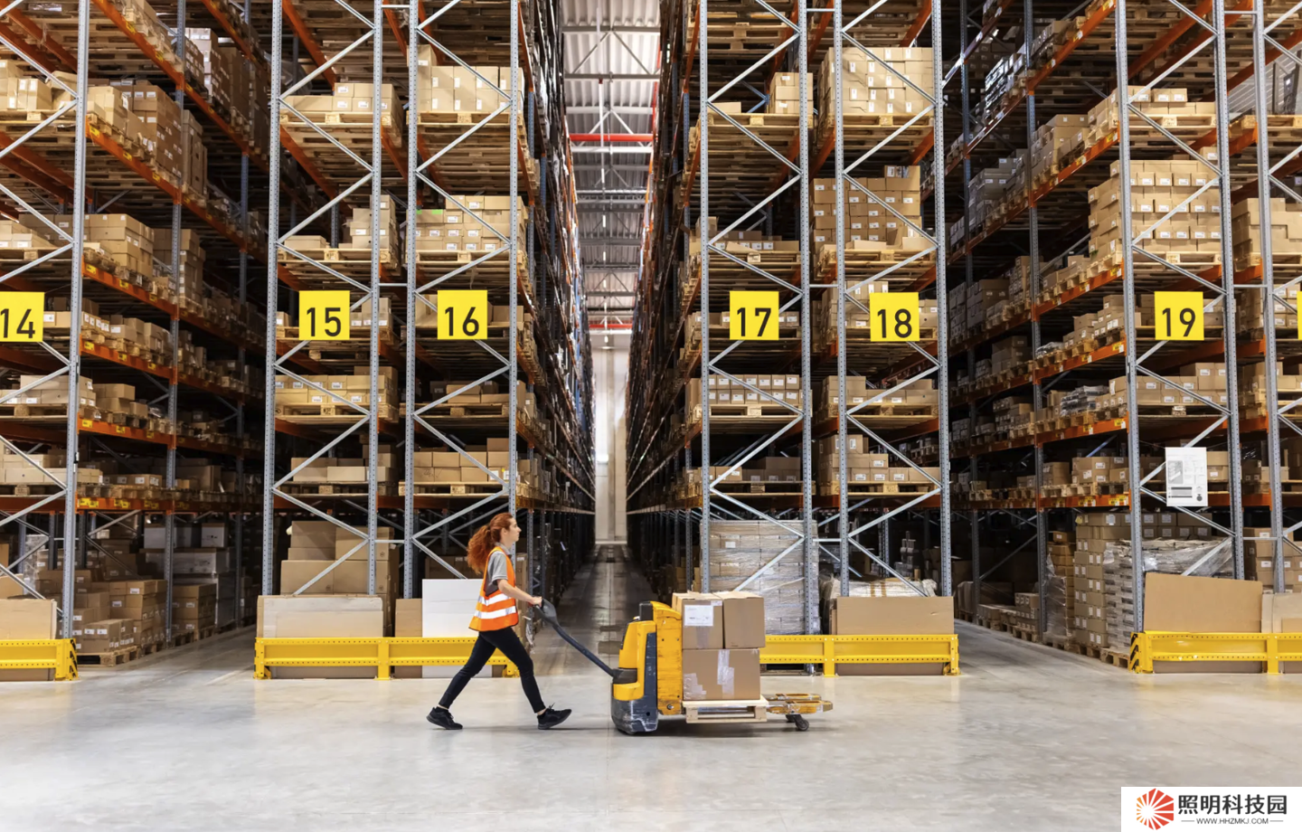 亞馬遜面對(duì)美國(guó)關(guān)稅沖擊選擇自保，“壓榨供應(yīng)商”以維持利潤(rùn)率